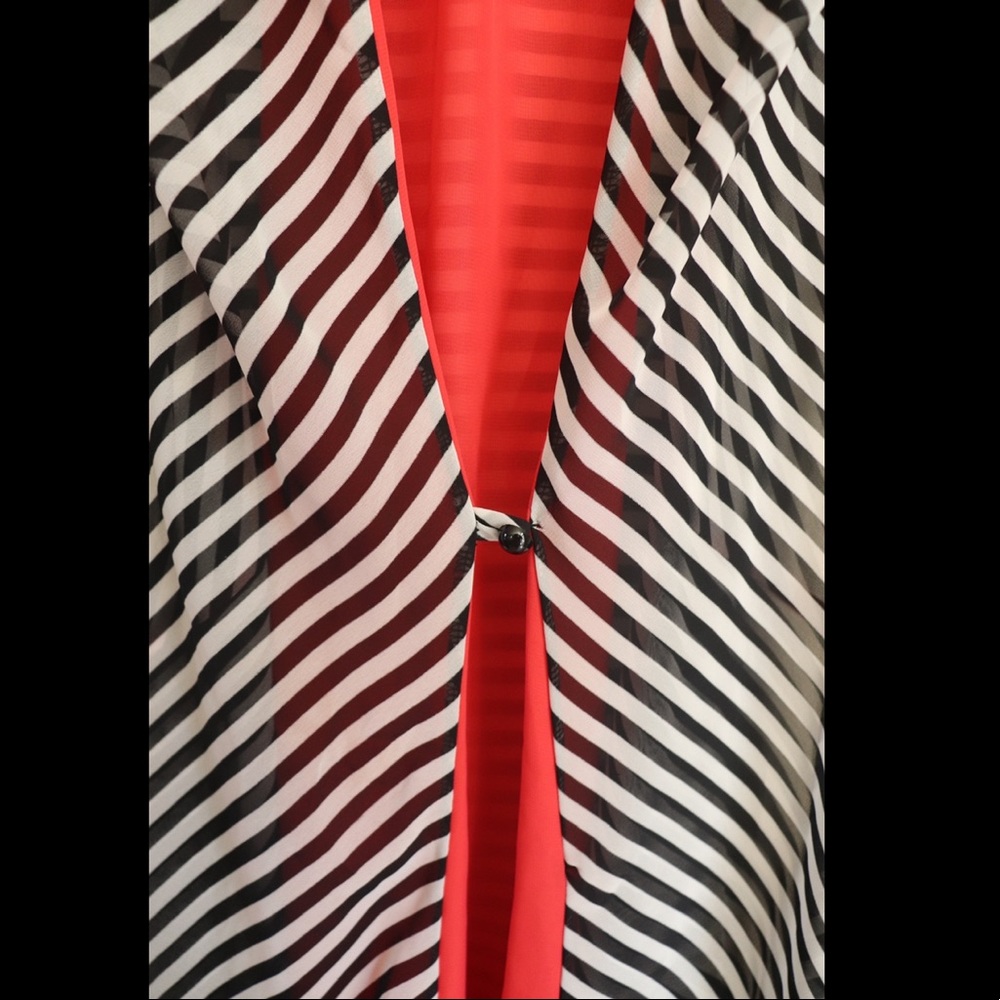 Cute Striped cover-up - Picture 2 of 4